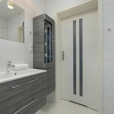 With Garden In By Renters *