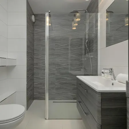 With Garden In By Renters Apartment Krakow