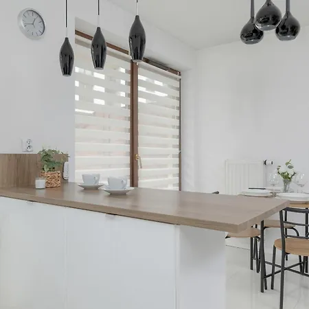 With Garden In By Renters Lägenhet