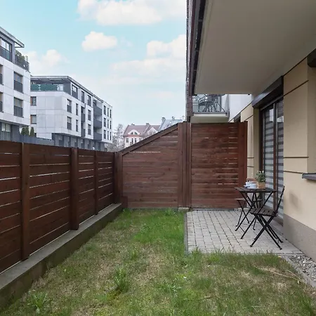 Apartment With Garden In By Renters